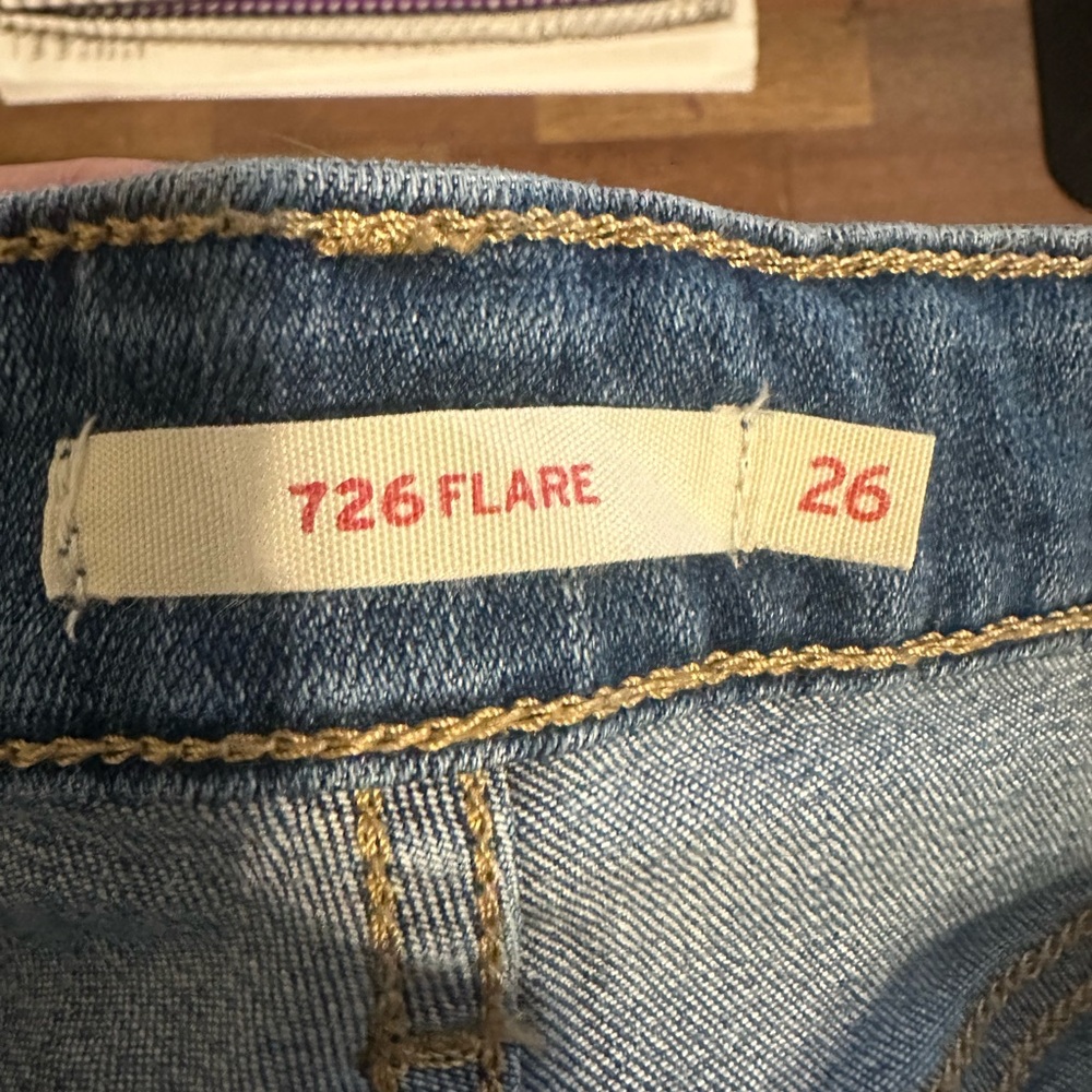 Lightly worn Levi 726 Flare Jeans size 26